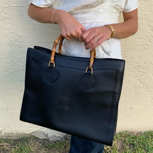 (53) GUCCI 90s Black Diana - Picture 1 of 12